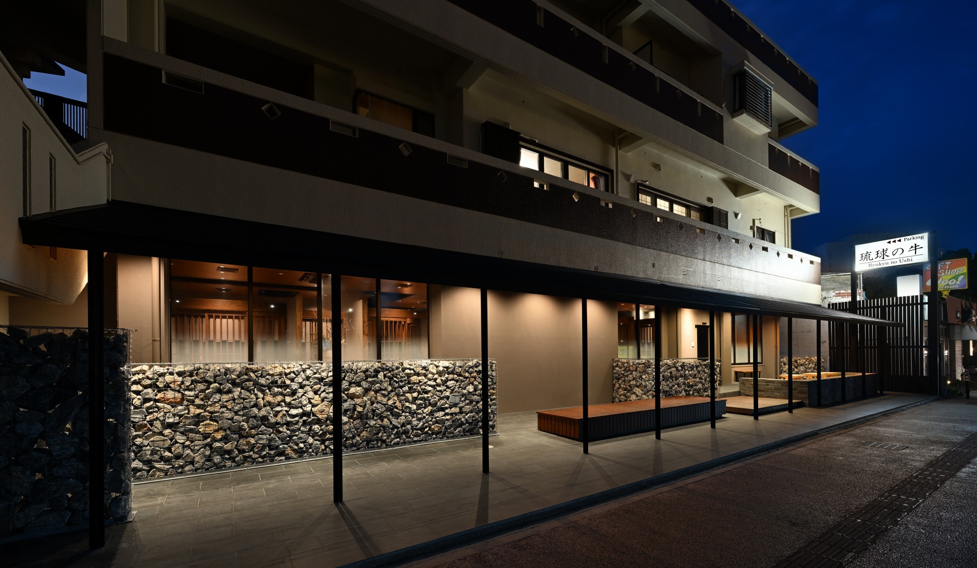 琉球の牛 恩納本店_店舗設計_沖縄_内装デザイン_店舗デザイン_宮古島_商業施設_ホテルデザイン_設計施工